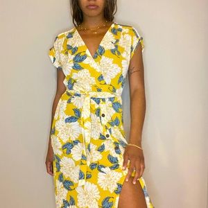 Floral print dress from Nordstrom. Size small. Never worn!